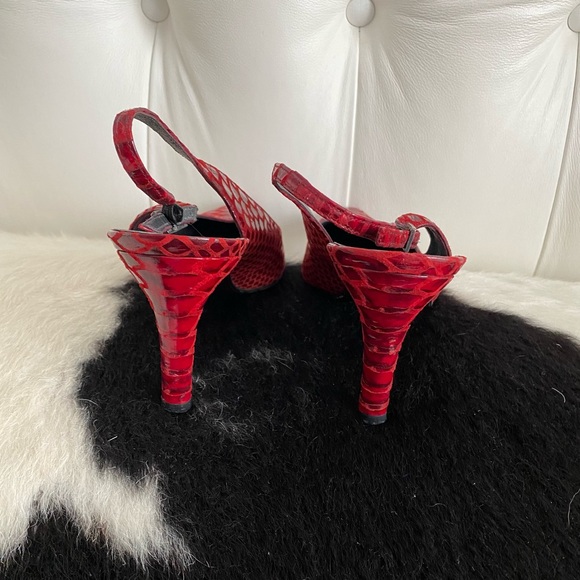 Stuart Weitzman Red Snakeskin Slingback Heels - Picture 4 of 6